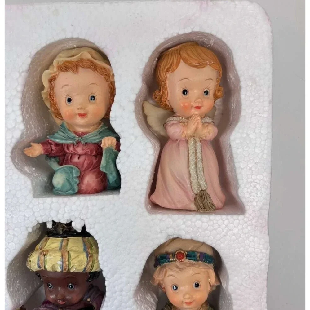 Vintage Holiday Time, Christmas Kids Polyresin Nativity Set of 11.